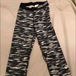 Women’s Nike cropped leggings